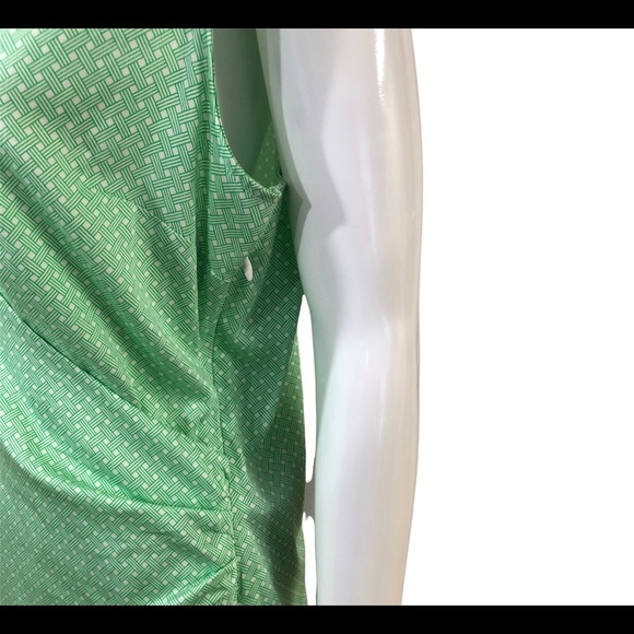 New York And Company Women Size M Top Sleeveless V Neck Cross Body Blouse Green - Picture 8 of 13